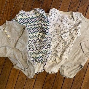 Long sleeved neutral baby bodysuit bundle size 9M